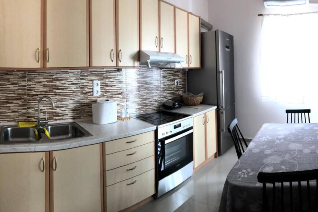 Loutraki Vibes Apartments Esterno foto